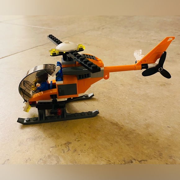 LEGO City Helicopter Transporter - Picture 6 of 7